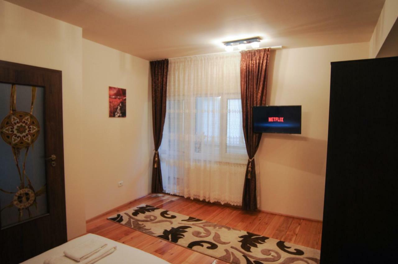 Casa Di Luca Apartment Брашов Екстериор снимка